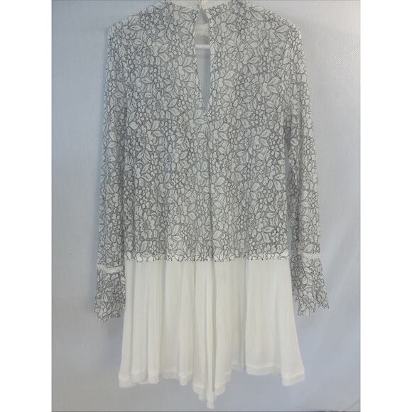 Free People Tunic Top Woman Sz S  Romantic White Black Stitch Flowers Lace Boho - Picture 4 of 9